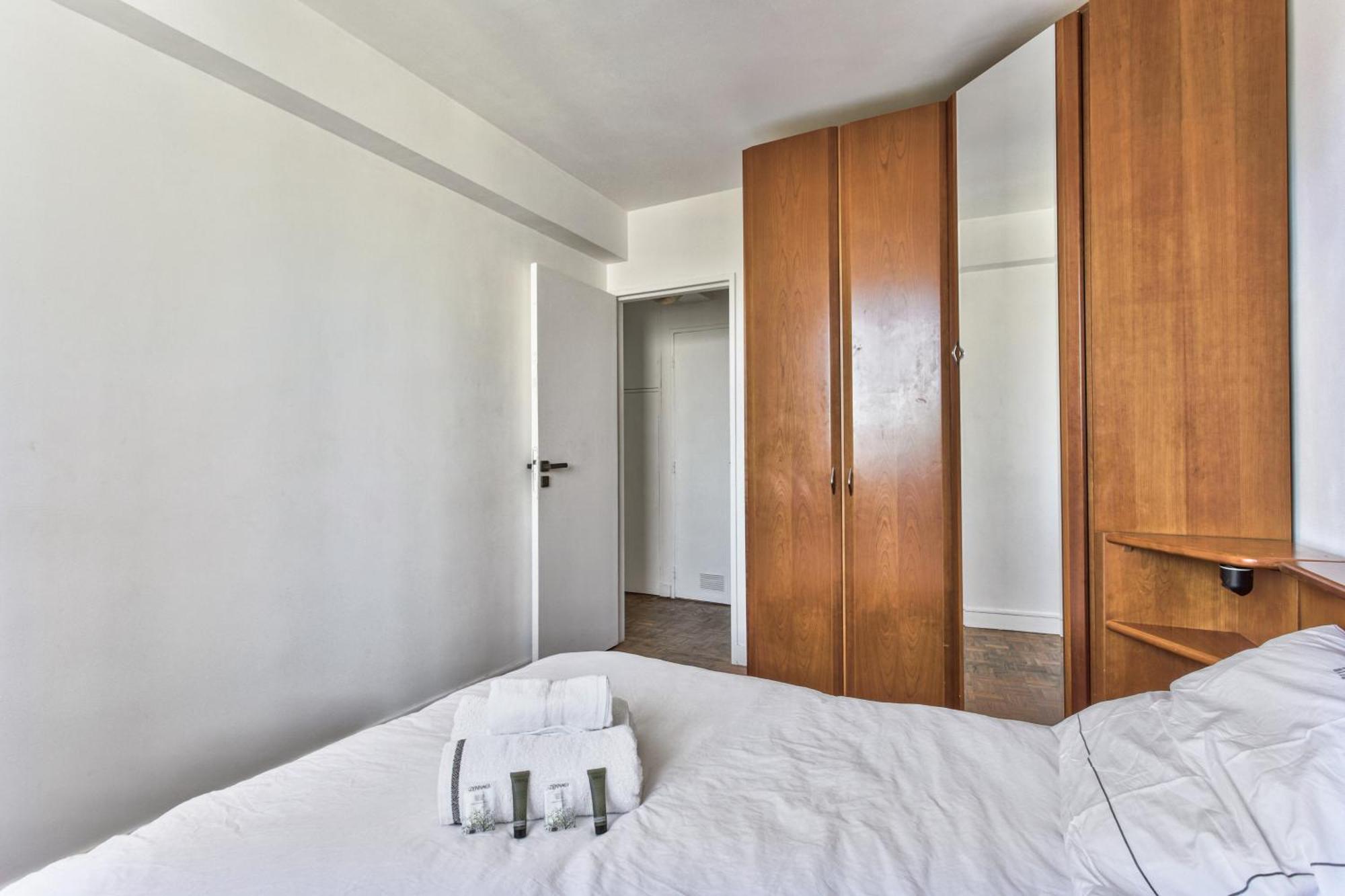 Le Grand Paris Apartment ลา คูร์เนิฟ ภายนอก รูปภาพ
